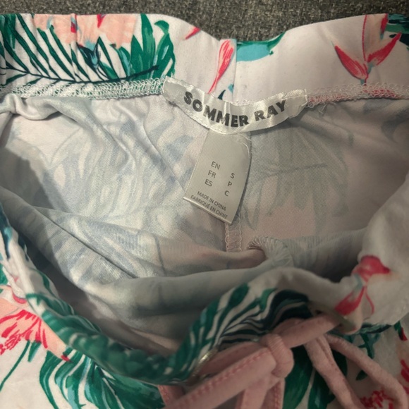 Super soft Sommer ray high waist shorts with side pink stripe - Picture 3 of 3